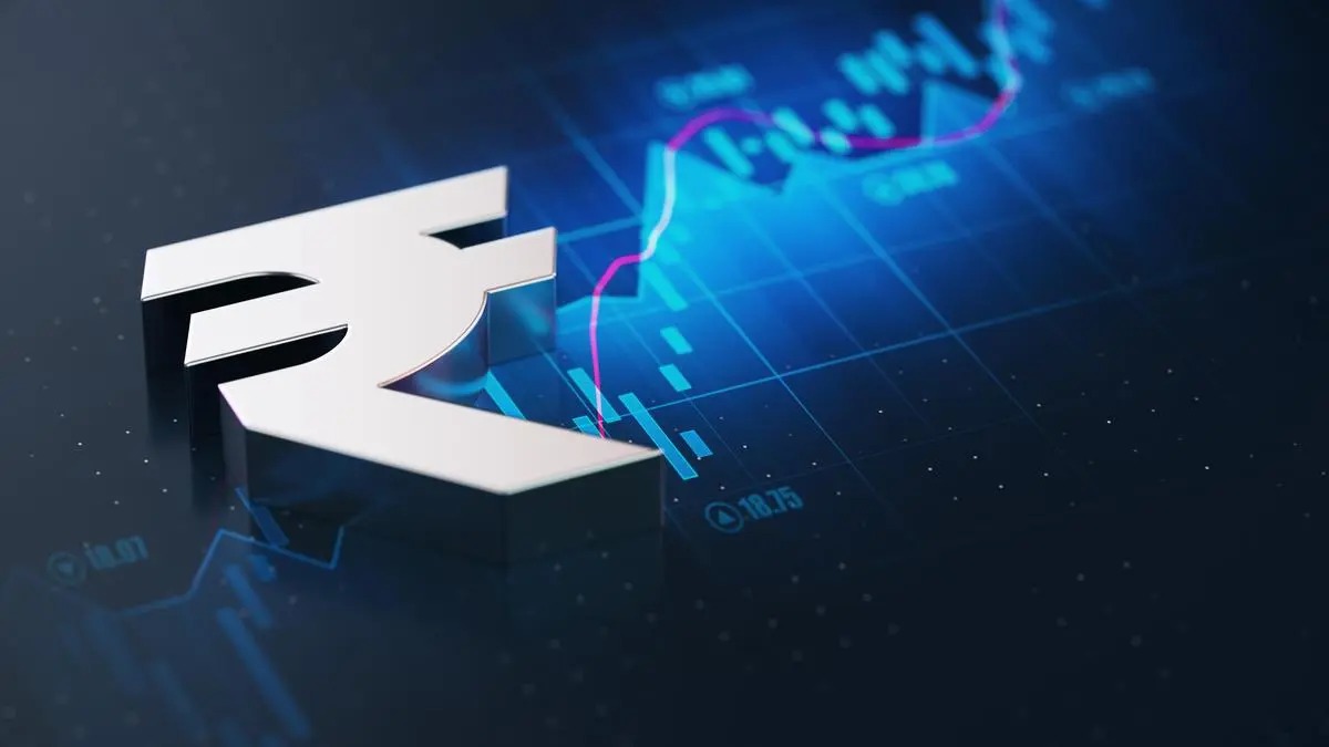 Indian Rupee Shows Minimal Movement Against Dollar