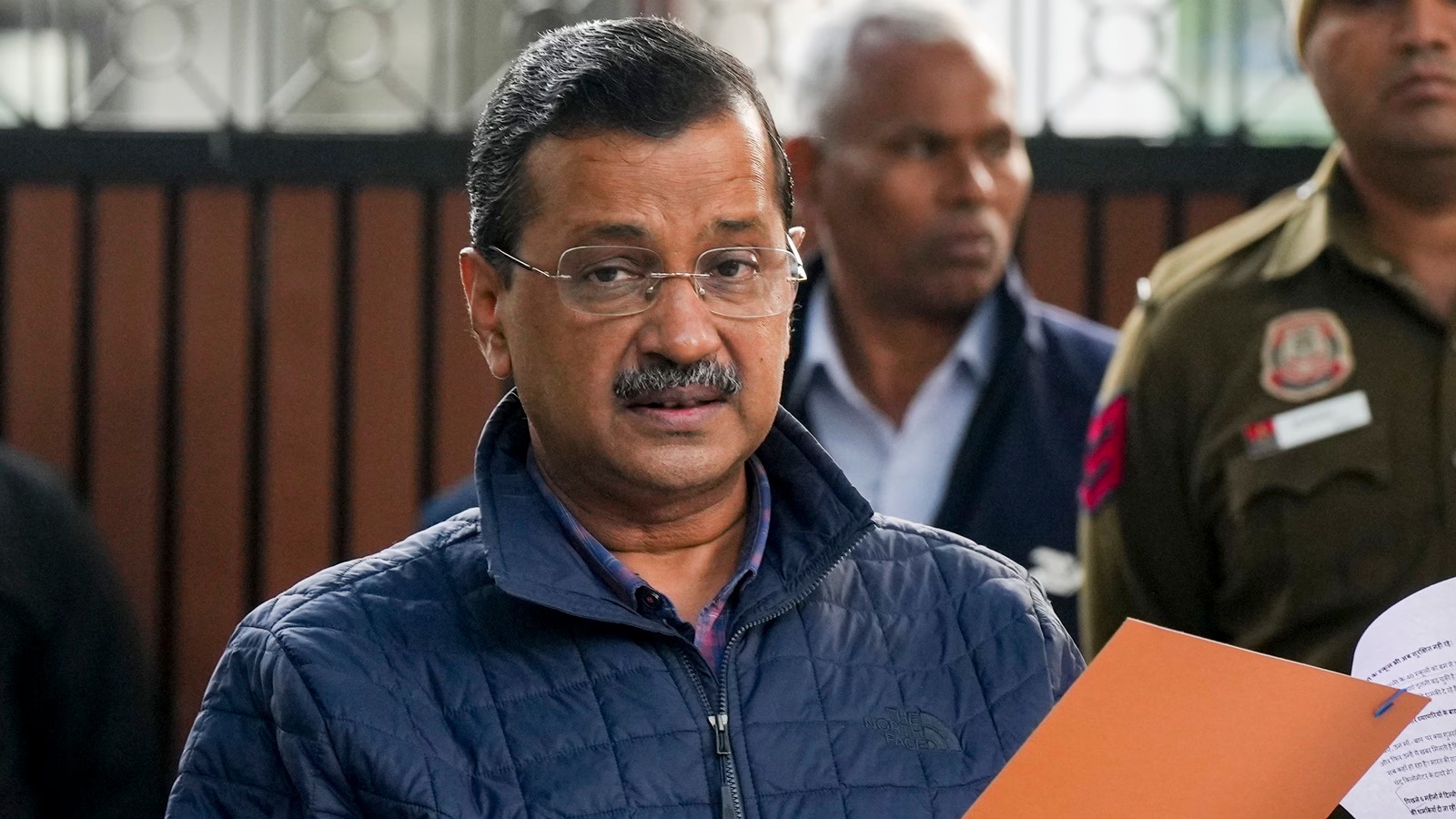 Kejriwal Surges Ahead in New Delhi: AAP Chief Regains Lead in Tight Race