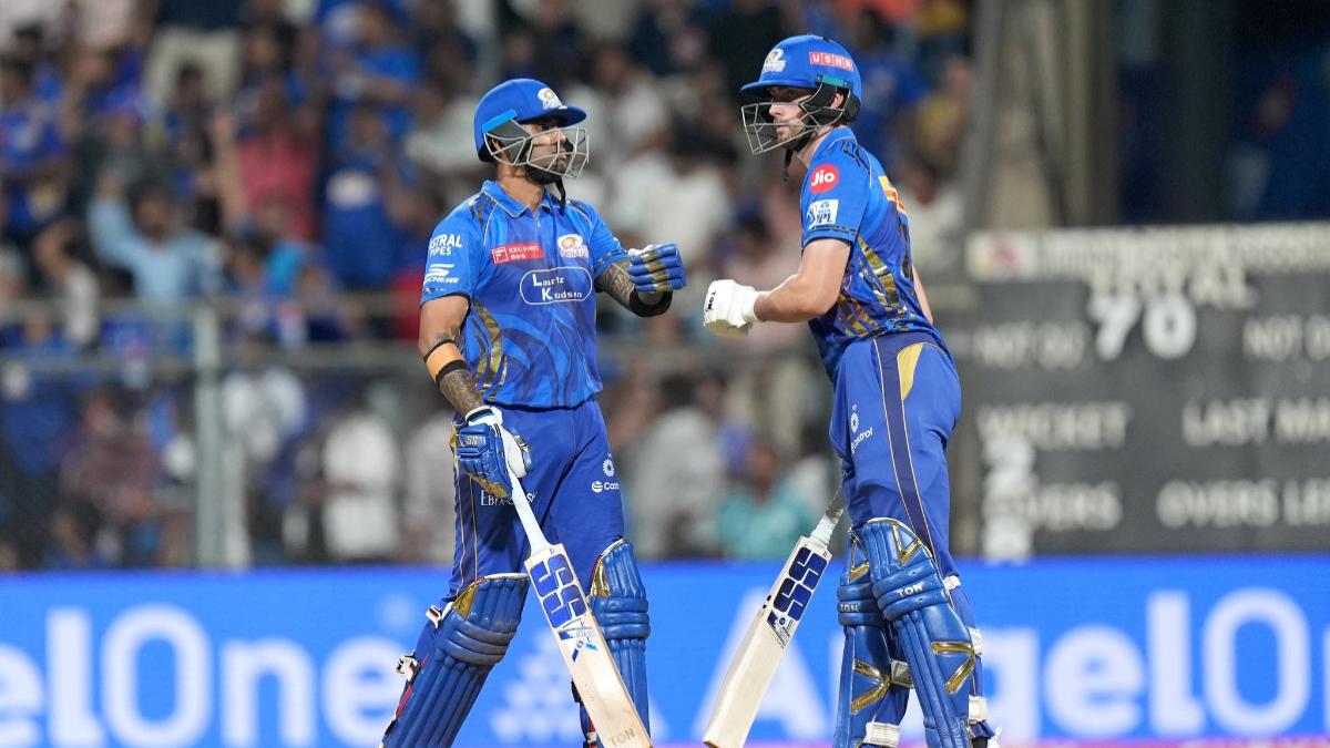 Sunrisers Dim at the Bottom,  While Mumbai Strikes Gold with 2 Crucial Points