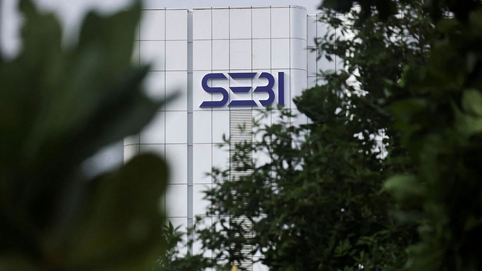 SEBI’s Relaxation for Investment Bankers Sparks Integrity Concerns in Indian Markets