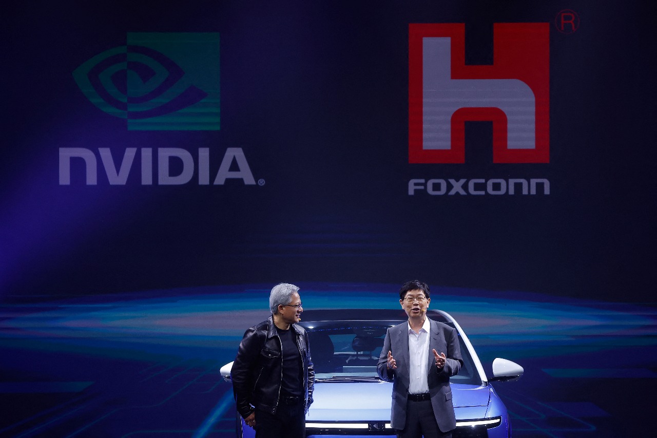 Foxconn & Nvidia Ignite AI Revolution with 100MW Mega Data Center!