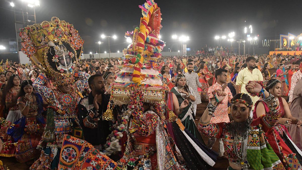 Dandiya Detectives: Mumbai Parents Hire Sleuths to Monitor Garba Nights