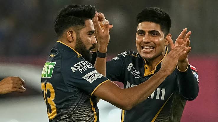 Mohammed Siraj Strikes Early as SRH Struggles at 49/2 in Powerplay
