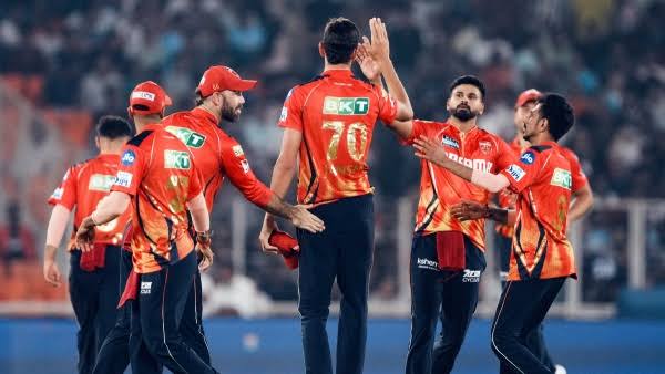 Lucknow Super Giants Post Competitive 171/7 Despite Middle-Order Collapse