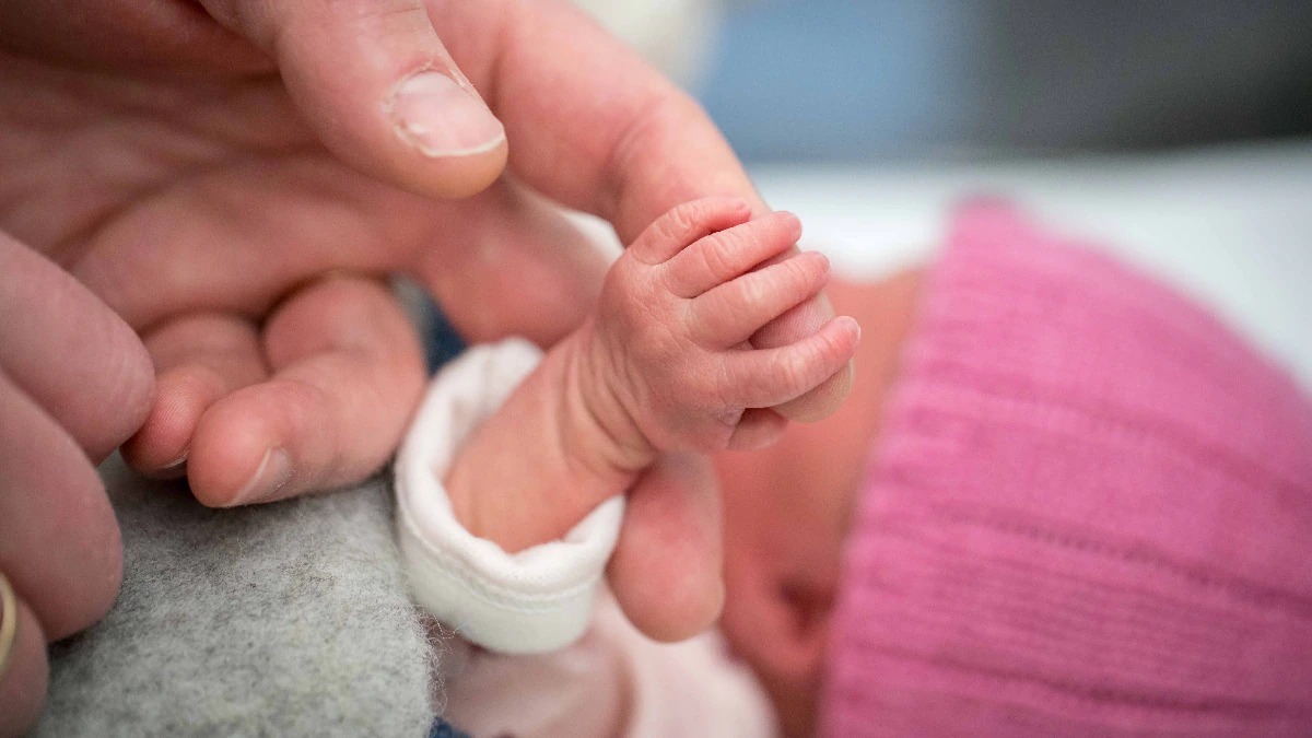 Race Against Time: Indian Families in U.S. Opt for Preterm C-Sections Ahead of Trump’s Birthright Citizenship Deadline