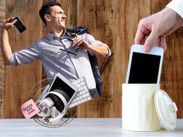 Digital Fasts Are the New Retreats: Why Unplugging Is Becoming a Wellness Essential
