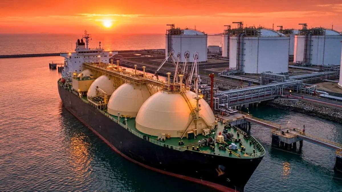 India Lifts Gas Supply Curbs as LNG Shipments Through Strait of Hormuz Resume