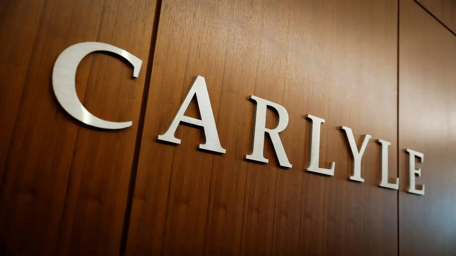 Global Energy Shake-Up: Lukoil Sells International Arm to Carlyle, Keeps Kazakhstan Assets