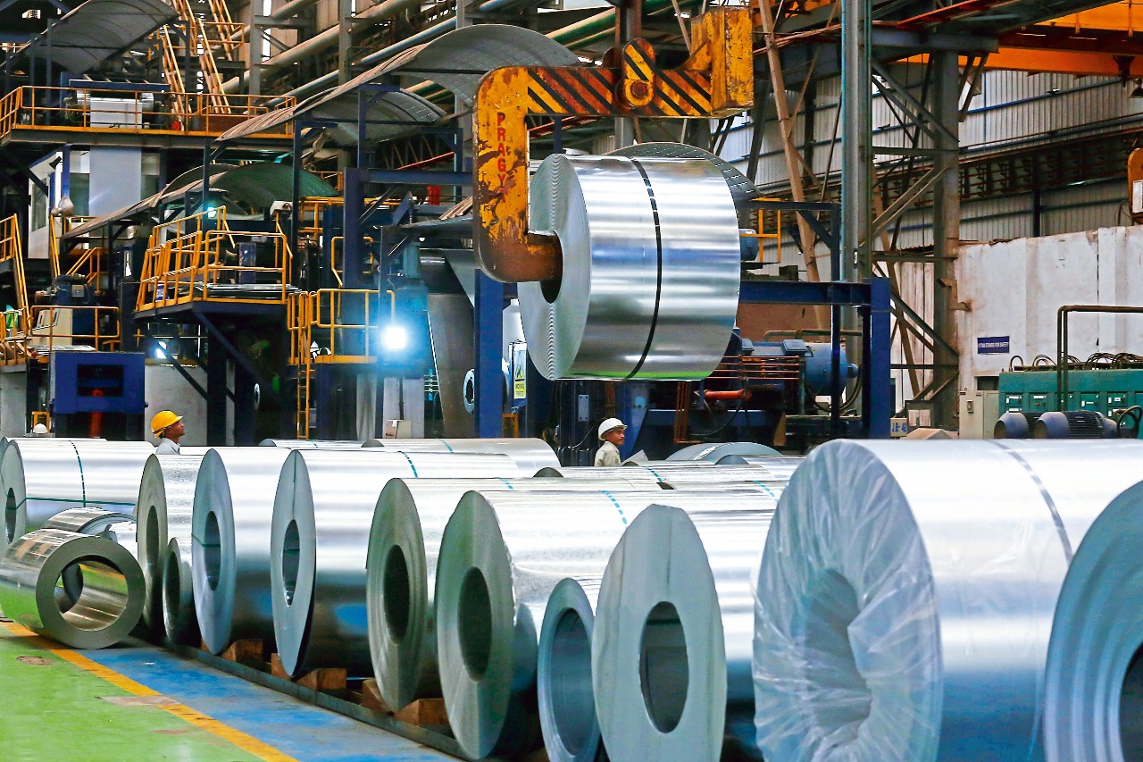 India’s Steel Mills Hold Off Job Cuts as Tariffs Curb Chinese Imports