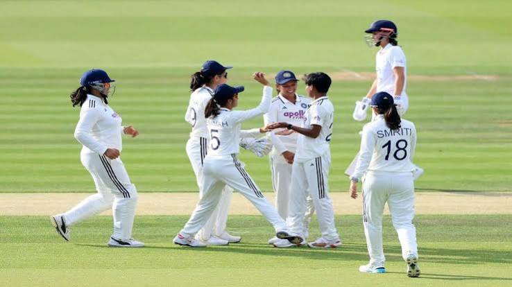England Fight Back on Day 1 of Historic Women's Test at Lord’s