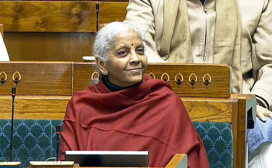 PM Modi Hails Nirmala Sitharaman’s Nine Consecutive Budgets as Inspiration for Women