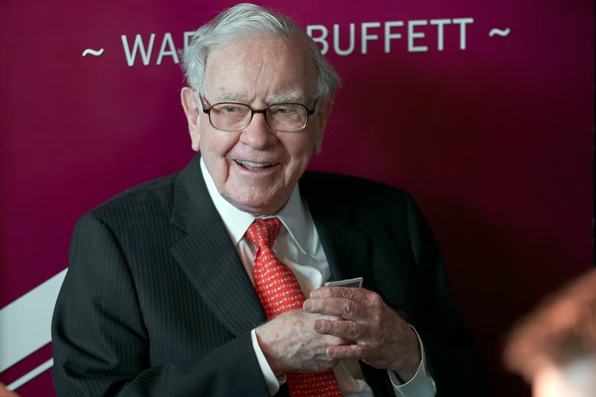 End of an Era: Warren Buffett Cashes Out as CEO,  Abel Steps In