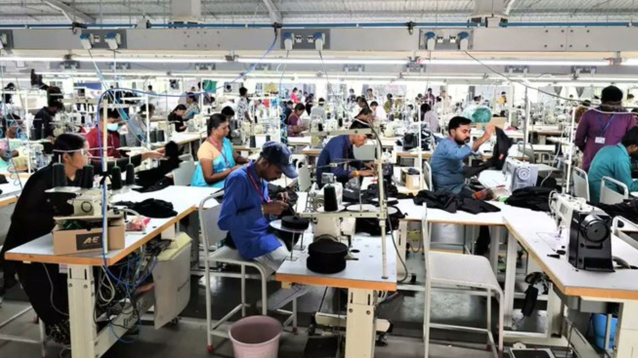 Big Blow To Knitwear Exporters: Tariff Surge Could Slash Rs 2,000 Crore Off Monthly Revenue
