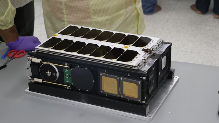 World’s First Space Cybercafé: Rent an Indian Satellite for the Price of a Cup of Tea