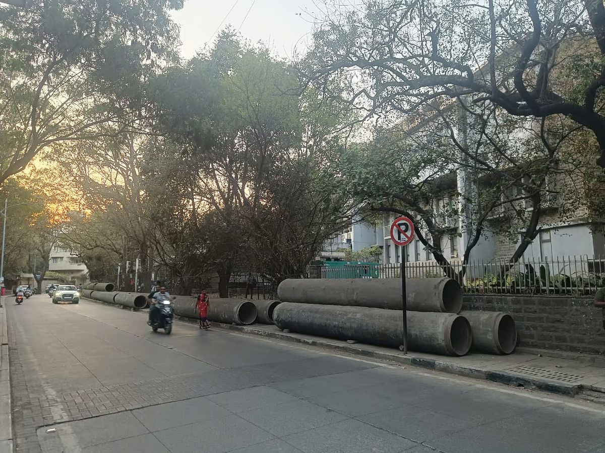 Pune Pedestrians Demand Action Over Blocked Footpath on BMCC Road