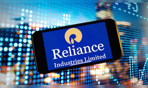 Reliance Industries Stock Climbs 1.3% as Investors Ride Growth Momentum