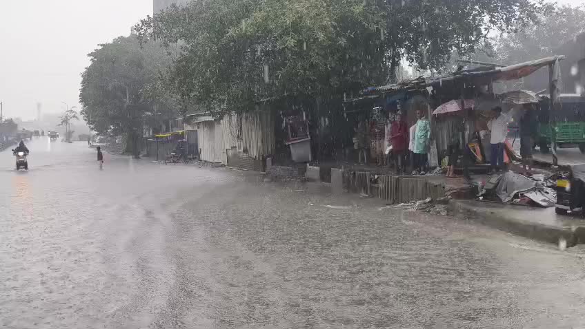 Surat Under Red Alert as Gujarat Advises Residents to Stay Indoors
