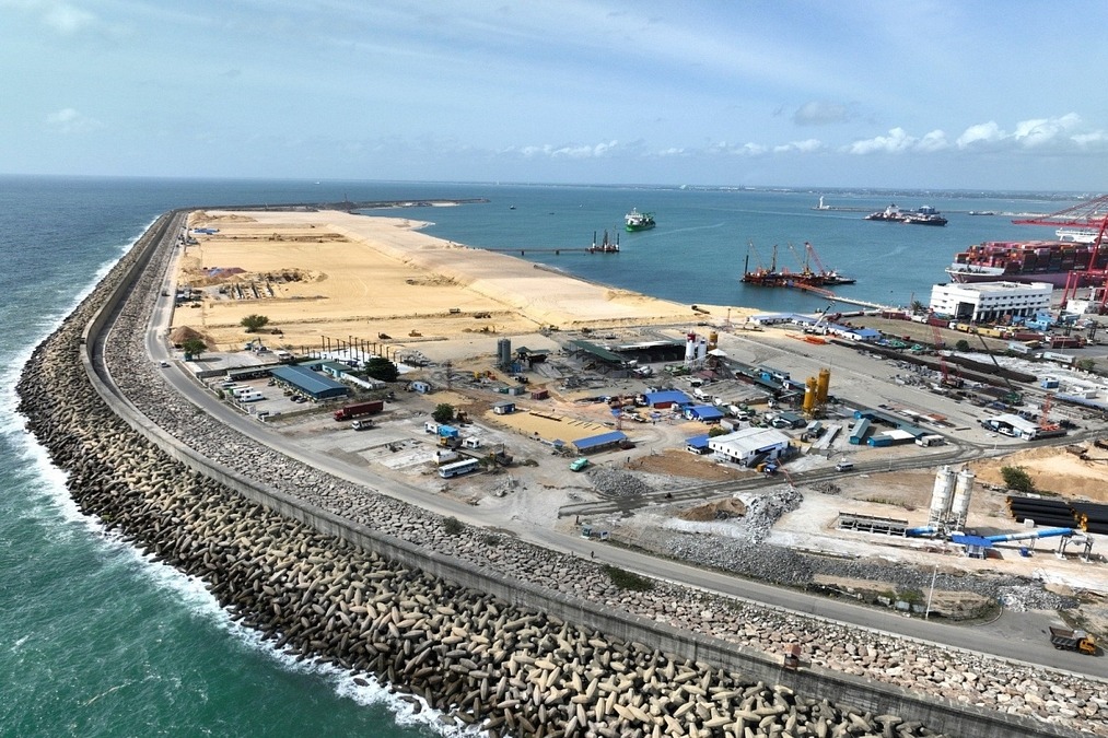 Adani Ports Makes Waves: Colombo Terminal Begins Operations