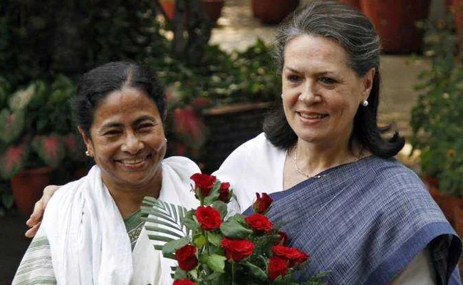 Sonia Gandhi Urges Mamata Banerjee to Close Ranks Against BJP