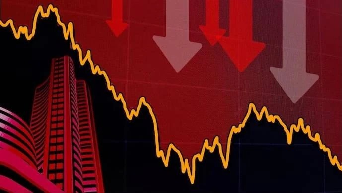 Nifty 50 Slips Into Red As Early Gains Fade Away