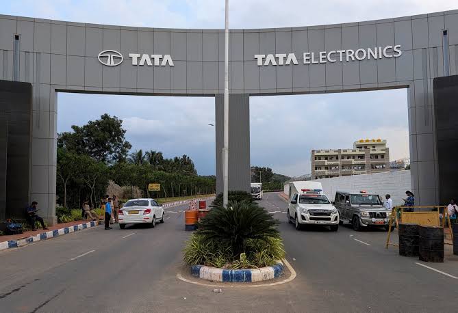 Tata iPhone Parts Plant Faces India Shutdown Warning Over Water Contamination