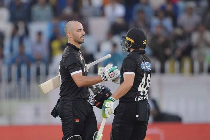 New Zealand Reaches 100/3 in 19.2 Overs Against India