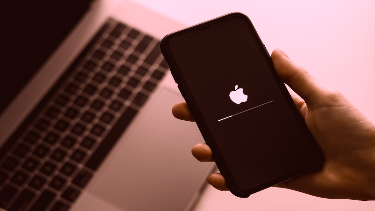 Apple Faces Scrutiny Over iPhone Glitches Following iOS 18 Update