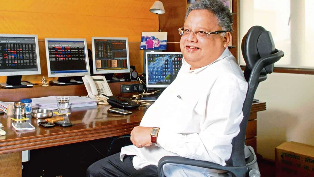 Star Health Stock Sees Rs 100 Crore Trading Surge: Jhunjhunwala-backed Insurer Gains Amid Heavy Volumes