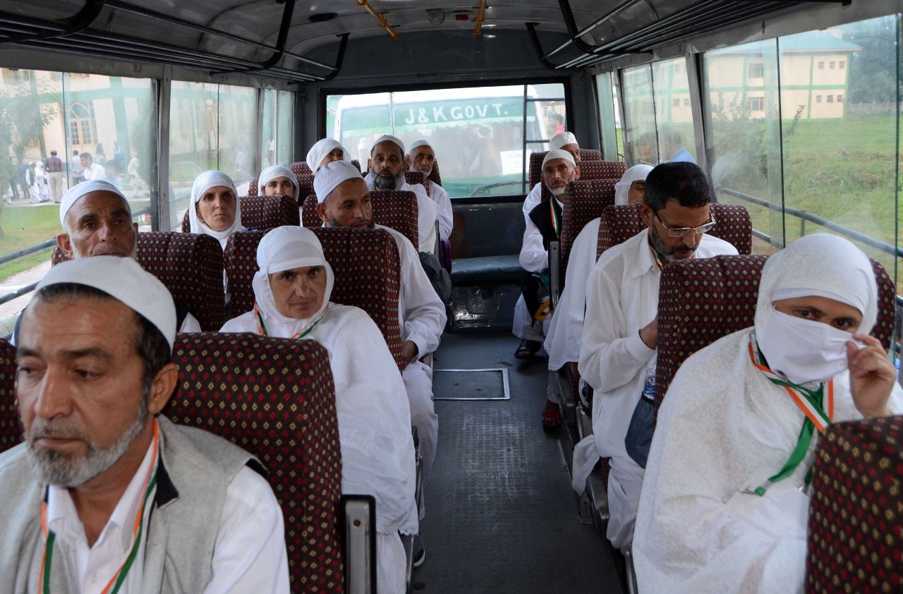 First Batch of Hajj 2025 Pilgrims Departs from Srinagar for Mecca