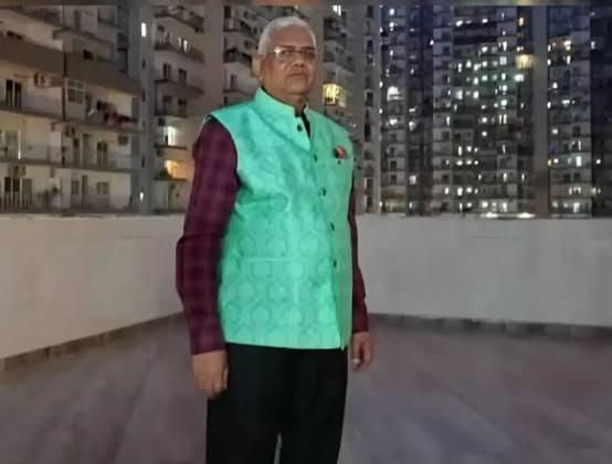 He Helped Her Pass Exams, Then Passed His Own — Grandpa Becomes CA at 71