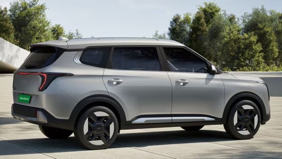 Kia Opens Bookings For Carens Clavis EV, India’s First 7-Seater Electric MPV