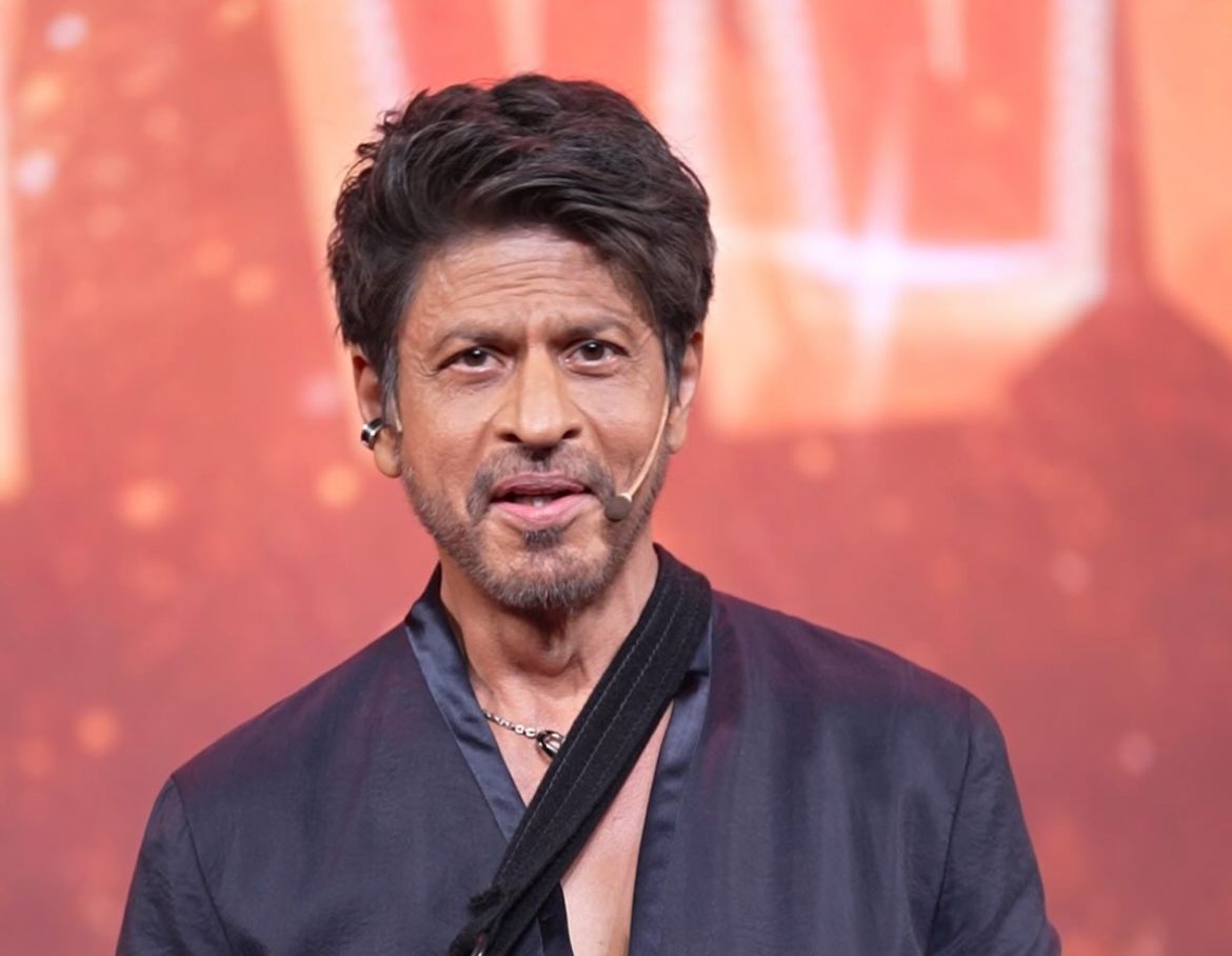 Time Flies, SRK Shines: Superstar Turns Heads with ₹3.94 Crore Watch While Backing Aryan’s Directorial Debut