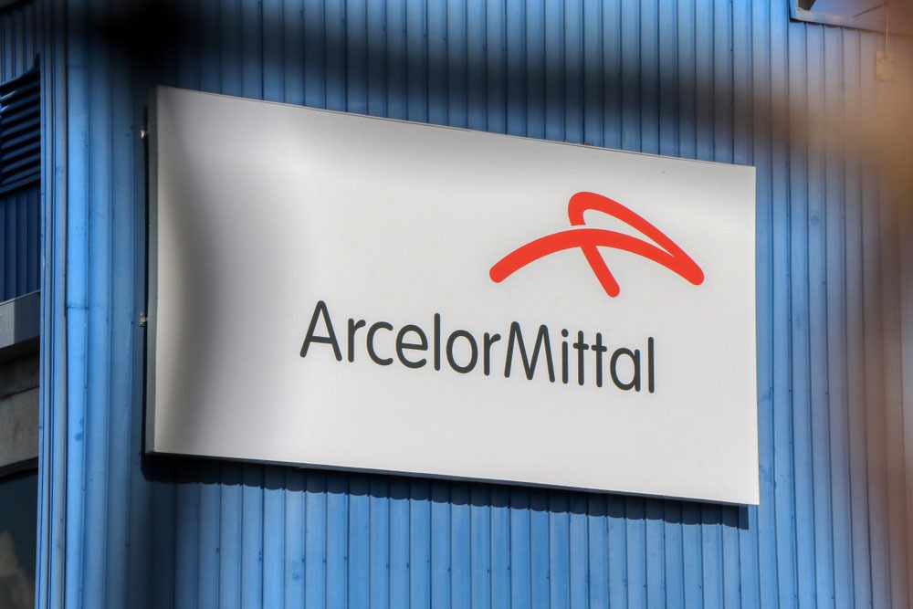 Indian Steel Tycoon Lakshmi Mittal Considers Exiting UK After Three Decades Amid Tax Overhaul