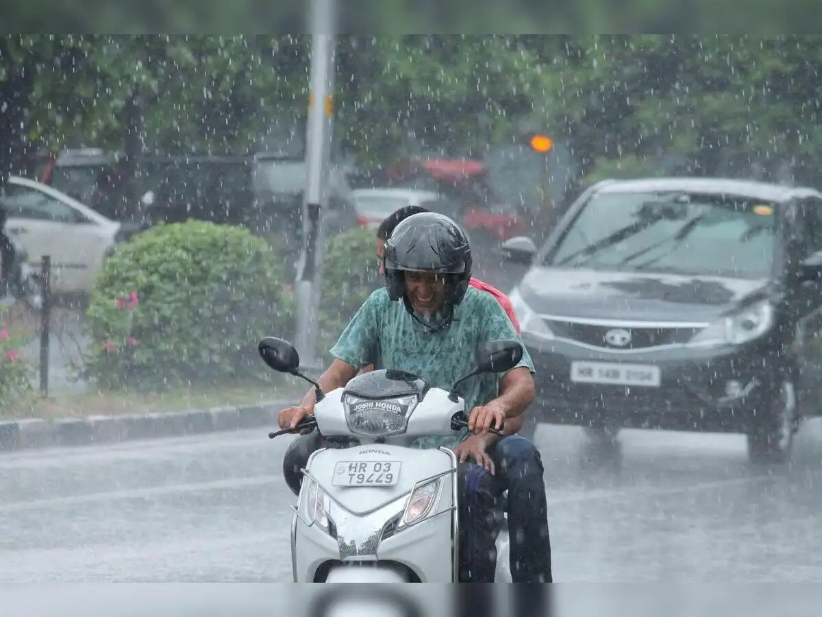 Monsoon Covers Entire India: Heavy Rain Triggers Alerts and Closures