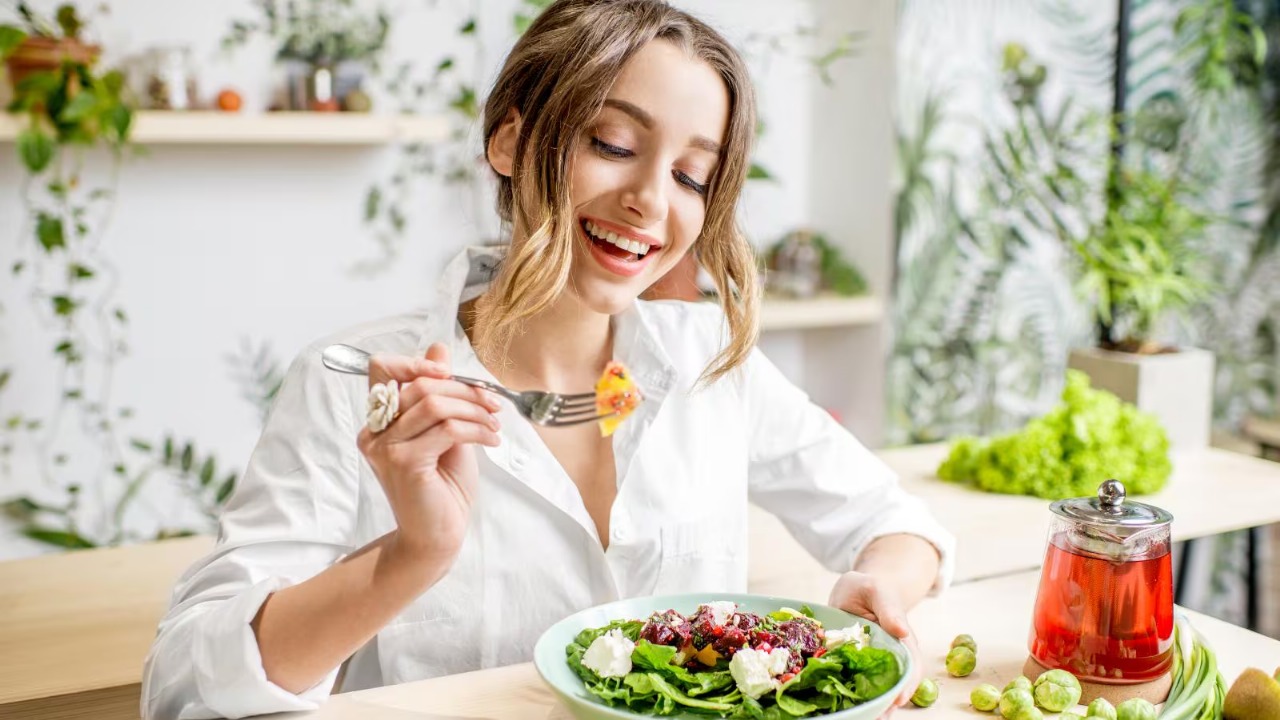 Unlock the Secret: Why Eating Salad First Could Change Diabetes Care Forever