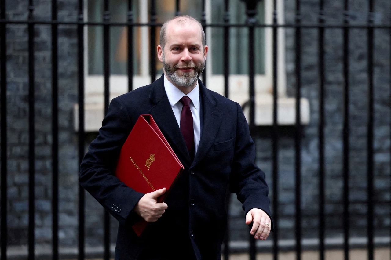 Steel Meets Diplomacy: UK, US Trade Chiefs Talk Tariffs in Paris