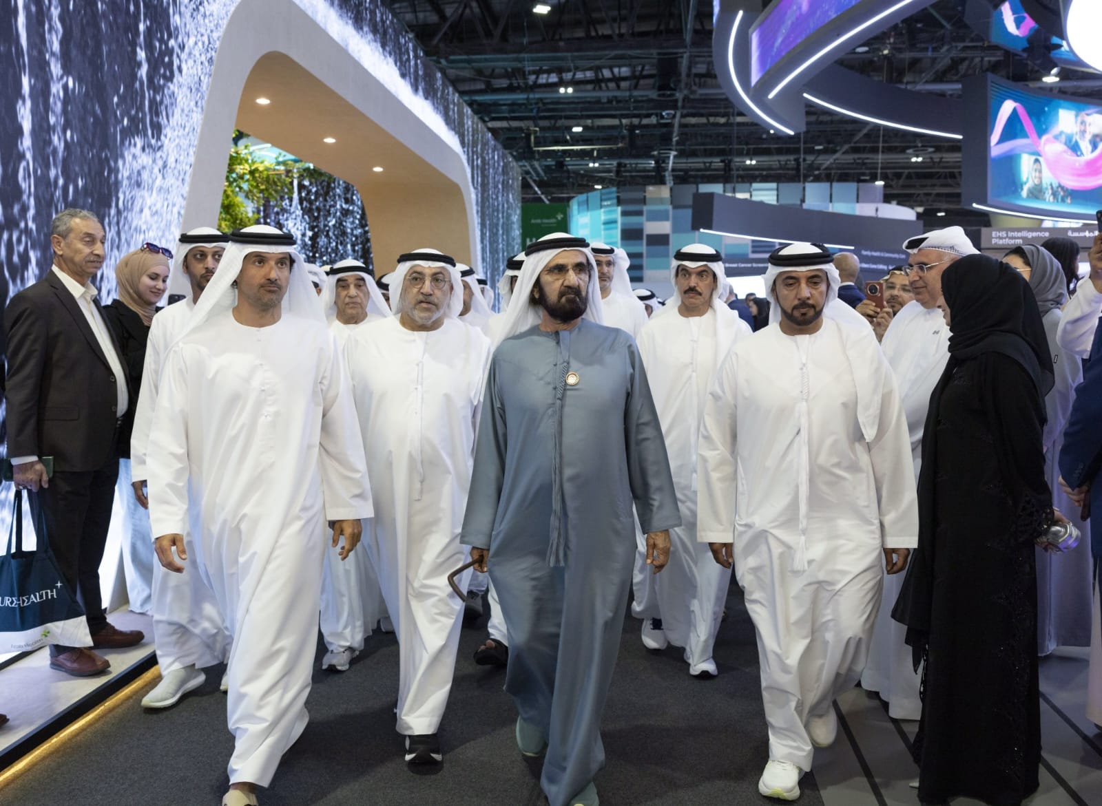UAE Redefines Riches: Non-Oil Trade Explodes Past Trillion-Dollar Barrier