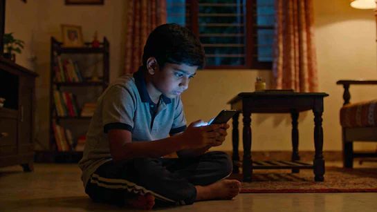 Screen Time or Ban Time? Experts Debate India’s Under-16 Social Media Access