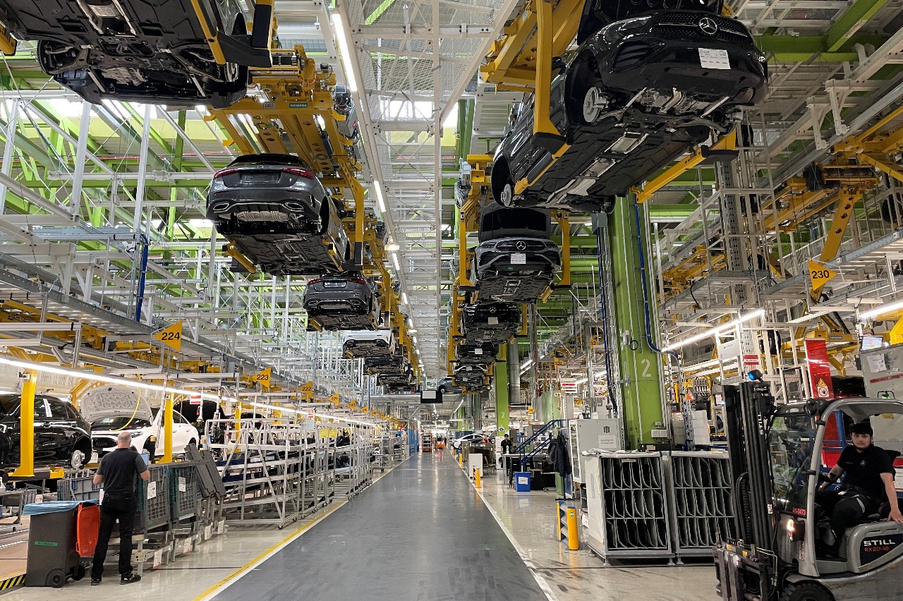 Euro Zone Industrial Output Contracts Sharply in June; GDP Manages to Stay Afloat
