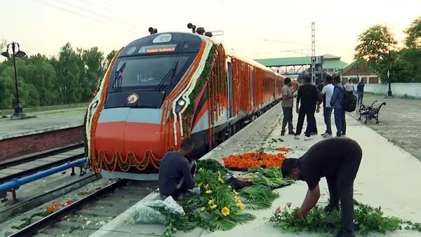 All Eyes on Kashmir! PM Modi, Trains & New Bridges Push for a Comeback