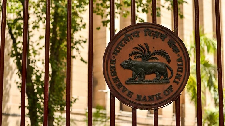 RBI Receives Low Bids Worth 296 Billion at 2-Day VRR Auction