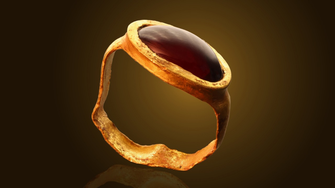 Lost in Time: Ancient Gold Ring Unearthed in Jerusalem Sparks Mystery