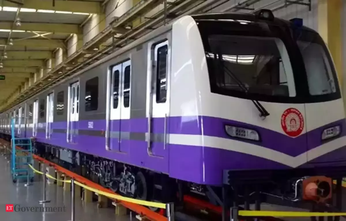 Which city has 3 railway zonal headquarters in India?