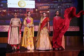 Earthloom - Threads of Heritage: A fashionable tribute to India's textile legacy