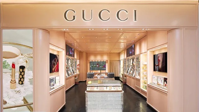 Rouge Revolution: Gucci Beauty Unboxes Chic in the Capital