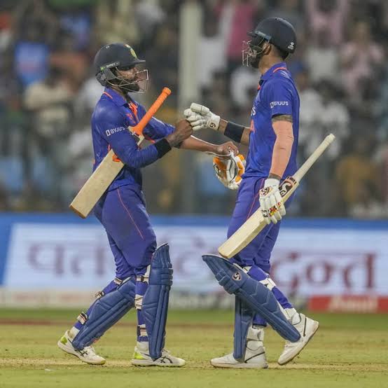 India Steady at 216/6 in 45 Overs Against New Zealand