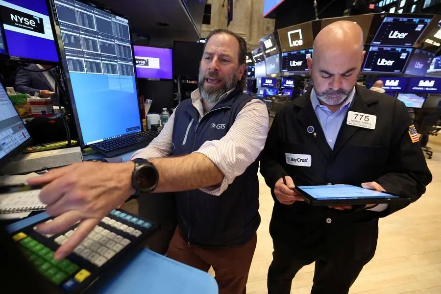 Wall Street Wavers as U.S.-China Tariff Talks Send Mixed Signals