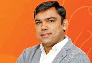 Mutual Gains: Deepak Bhatt’s Journey from Bank Clerk to Crore Club