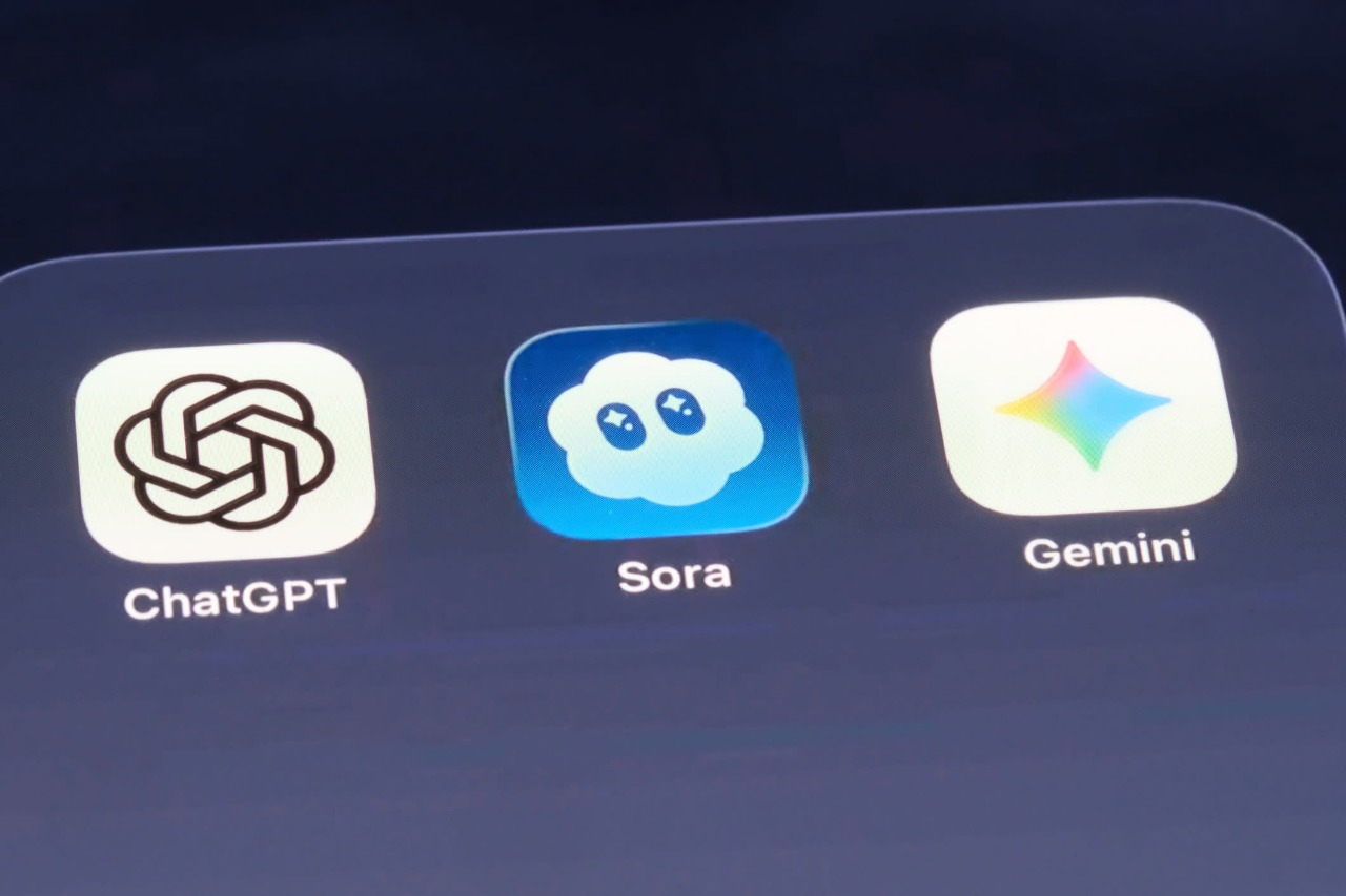 ChatGPT’s Growth Slows As Gemini Gains Momentum