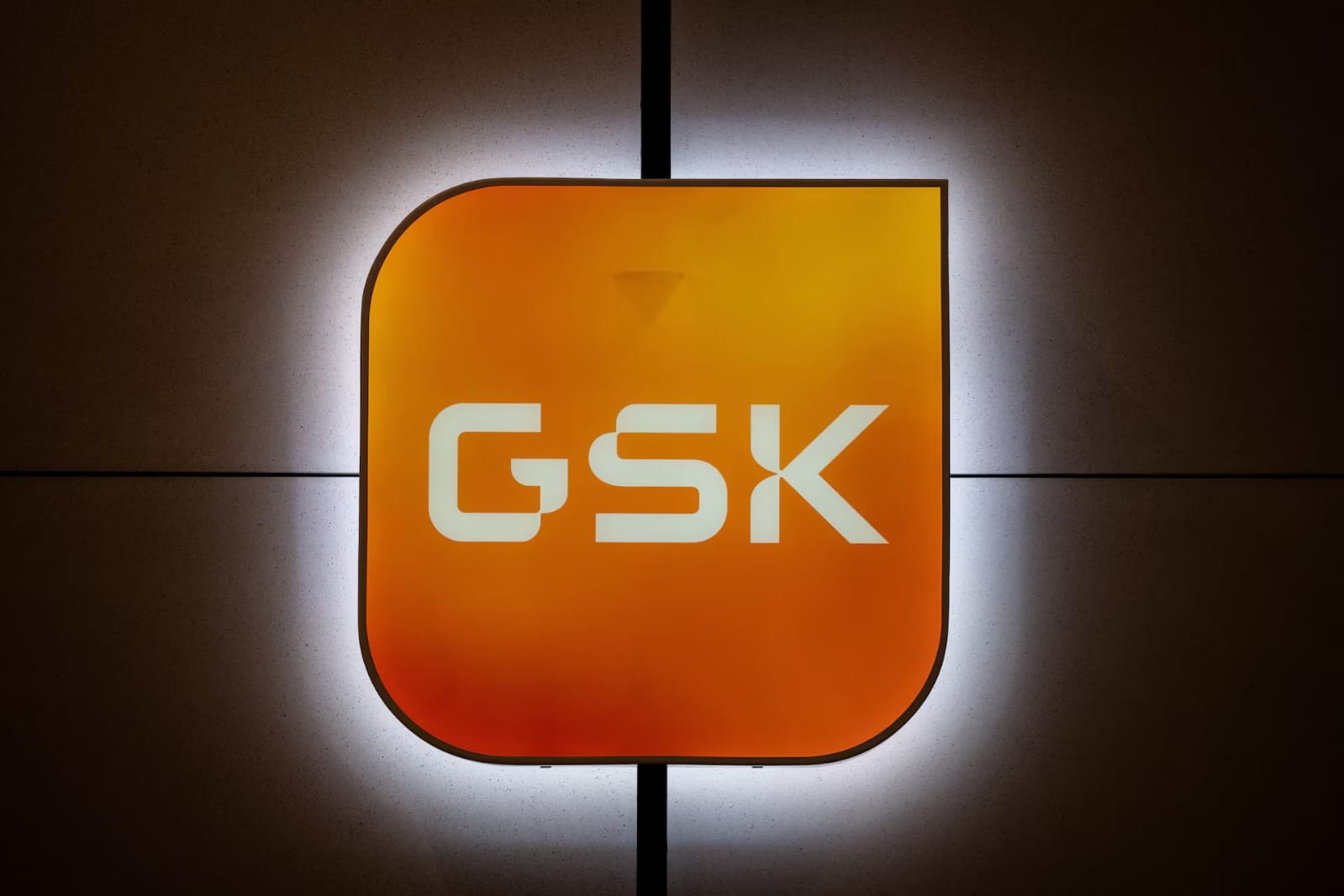 Pharma Giant in the Crosshairs: GlaxoSmithKline’s GST Credit Clash Sparks Regulatory Scrutiny